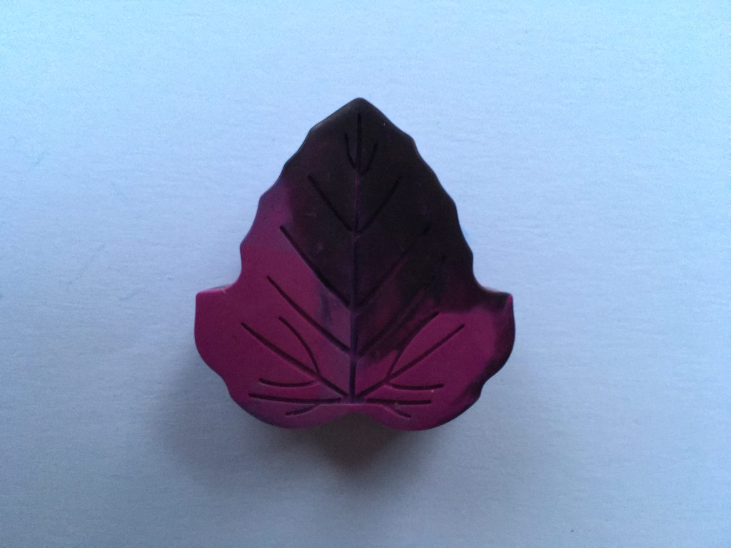 purple leaf-shaped crayon