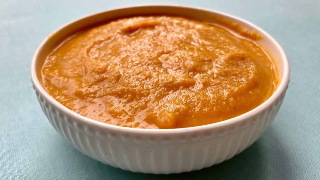 closeup of a bowl of pumpkin chickpea soup
